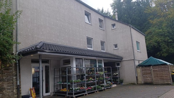 „Ich wäre gern geblieben“: Die Friedhofsgärtnerei in Velbert-Neviges schließt