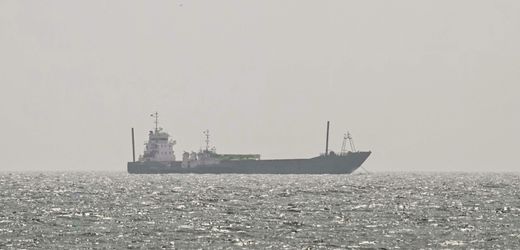 Iran-Israel-Krieg: Frachtschiff in Straße von Hormus von »unbekanntem Geschoss« getroffen