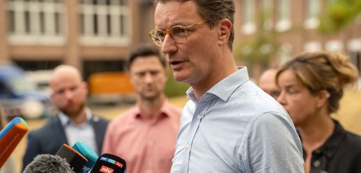 Hürtgenwald: Wüst spricht von erster Hoffnung auf Kontrolle des Waldbrands