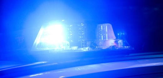 Polizei: Achtjährige wählt Notruf wegen betrunkener Mutter
