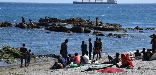Ceuta: Präsident beklagt prekäre Lage der minderjährigen Migranten