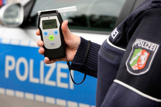 POL-ME: Mit 2,7 Promille Kontrolle über Fahrzeug verloren – 2608005