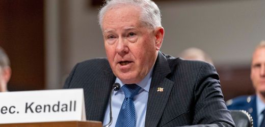 Frank Kendall: Pentagon entzieht Sicherheitsmann der Biden-Ära Sicherheitsfreigabe