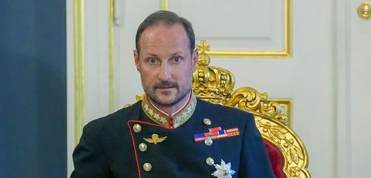 Norwegen: Thronfolger Haakon VIII. hält Sondersitzung mit Regierungskabinett