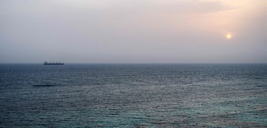 Jemen – Huthis: Sechs Tote nach Angriff auf Frachter in der Meerenge Bab el-Mandeb
