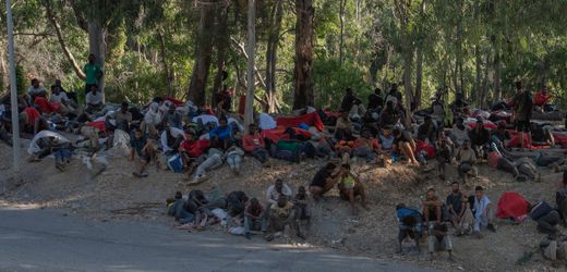 Ceuta: Die Stadt schloss ihre Läden – und 50.000 Migranten standen ohne Wasser da