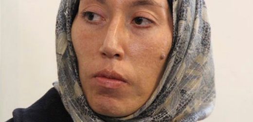 Iran: Eine frühere US-Geheimdienstmitarbeiterin preist das iranische Regime. Dann verschwindet sie