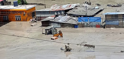 Nepal: Sturzflut im Himalaja spült Dörfer weg – viele Opfer befürchtet