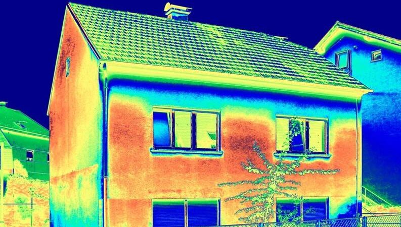 Angebot in Hilden und Haan : Energieberichte zeigen, wo Häuser unnötig Wärme verlieren