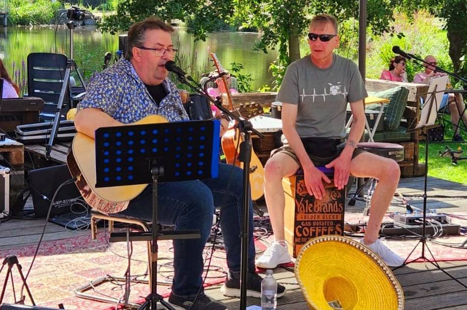 Livemusik am Lütterbeach Niederkrüchten: Benefiz-Hutkonzert für das Hospiz Haus Franz
