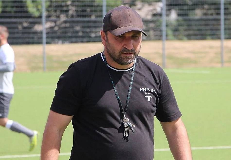 Nachfolgerduo bereits gefunden: Nach nur einem Spiel – Türkiyemspor trennt sich von Trainer Kaplan