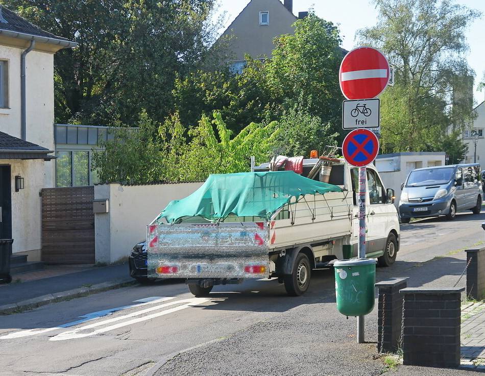 Verkehr in Düsseldorf-Unterrath: Verein fordert Rücknahme von Einbahnstraße – „Unfallgefahr für Schulkinder“