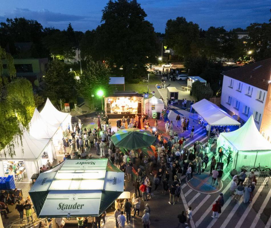 Dorffest in Hösel: Hösel feiert holländische Partynacht