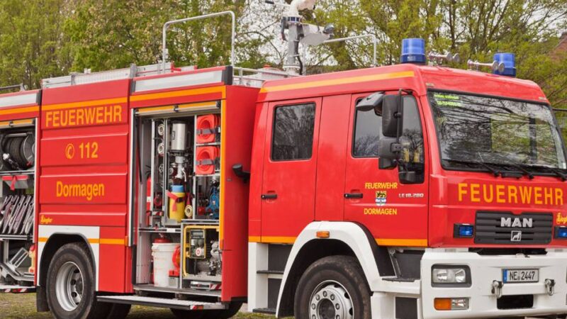Geschätzer Wert von 50.000 Euro: Dormagen verschenkt ein Feuerwehrfahrzeug – so wehrt sich die Stadt gegen die Kritik