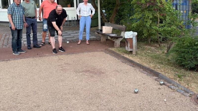 Angebot ist wieder nutzbar: Kostenlose Boule- und Schachanlage in Hinsbeck erneuert