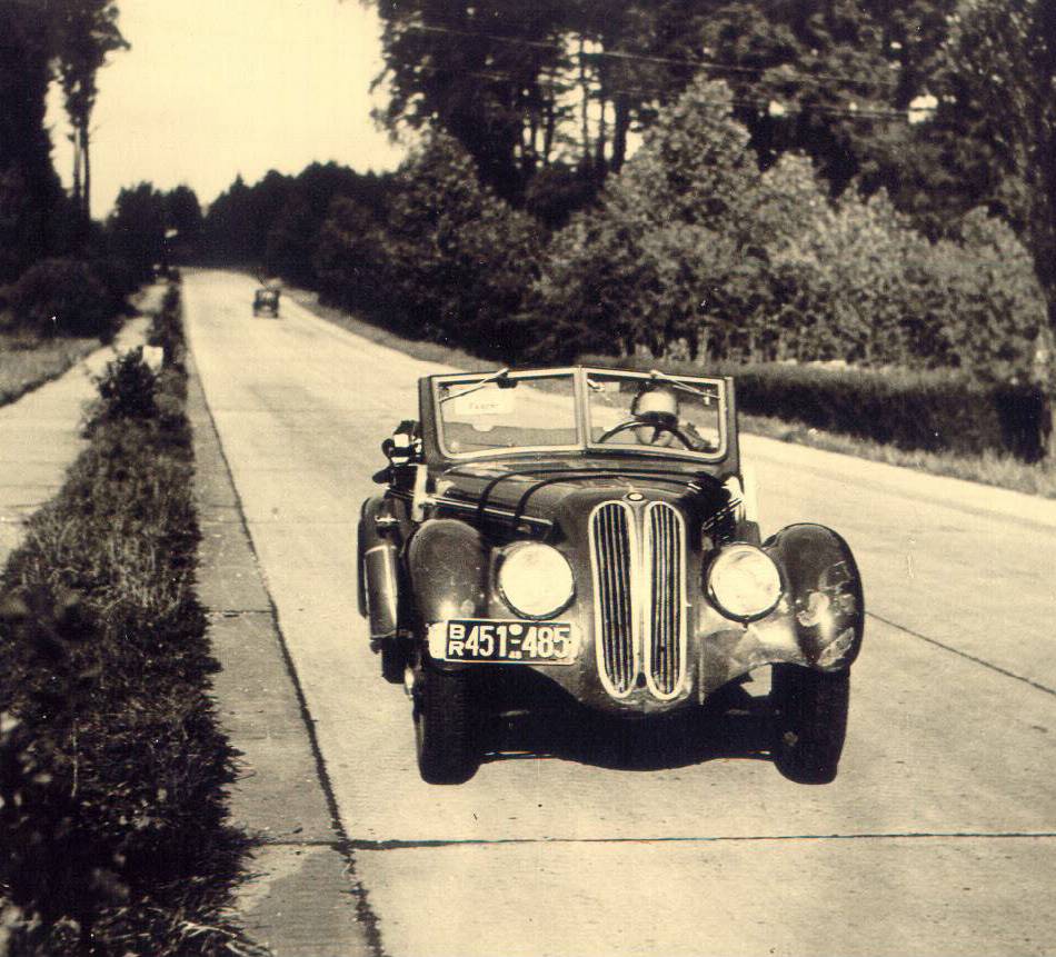 Gastbeitrag Geschichtswerkstatt: Der Gentleman-Rennfahrer, der den Grenzlandring erfand