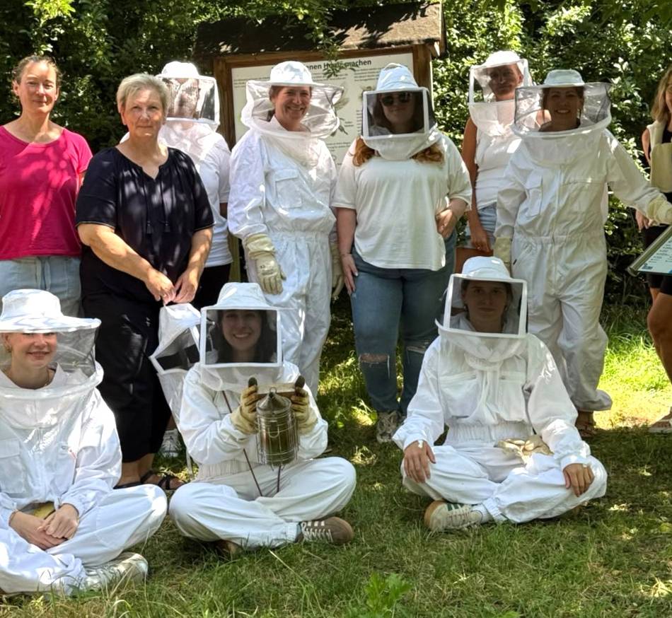 Kita Spatzennest in Hinsbeck: Erzieherinnen lernen bei Bienen-Projekt für Naturpark-Zertifizierung
