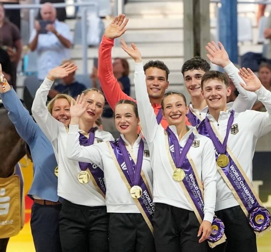 Vor den Augen der ganzen Familie: Yara Jolie Scheel aus Pfalzdorf feiert doppelten WM-Triumph