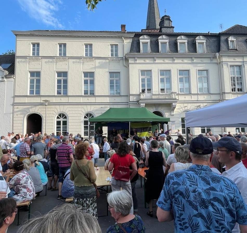 Musik am Alten Markt: Zum zehnten Mal Hutkonzert live am Wenkbüll