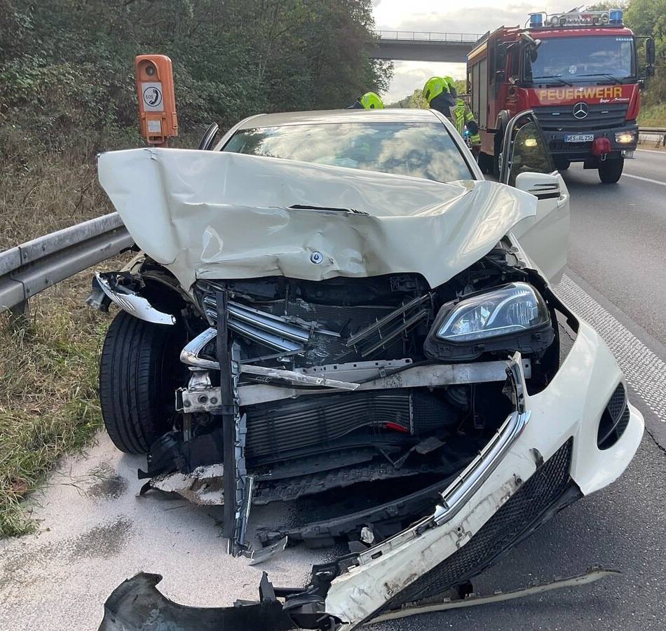 Zusammenstoß bei Alpen: Vier Leichtverletzte bei Unfall auf der A57