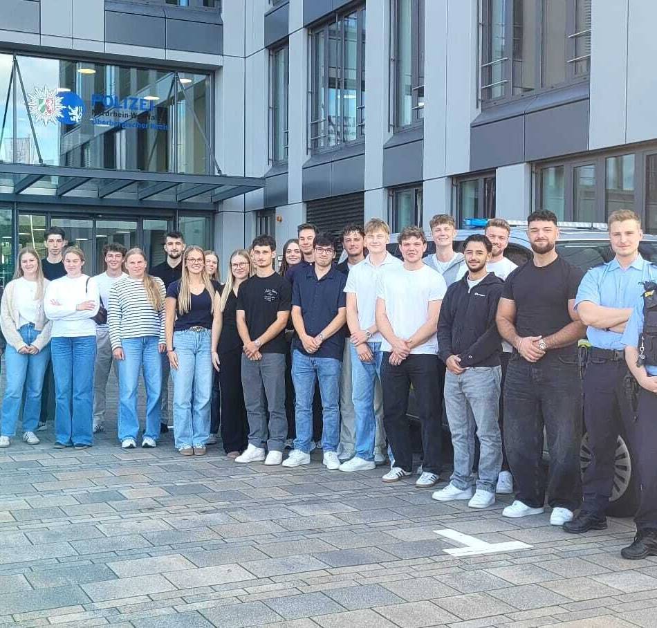 Polizei im Oberbergischen Kreis: Duales Studium startet – Kollegen lernen sich erst einmal kennen