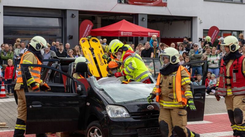 Familienprogramm und Infostände: Hilden sucht Helden – Tag der offenen Tür bei der Feuerwehr