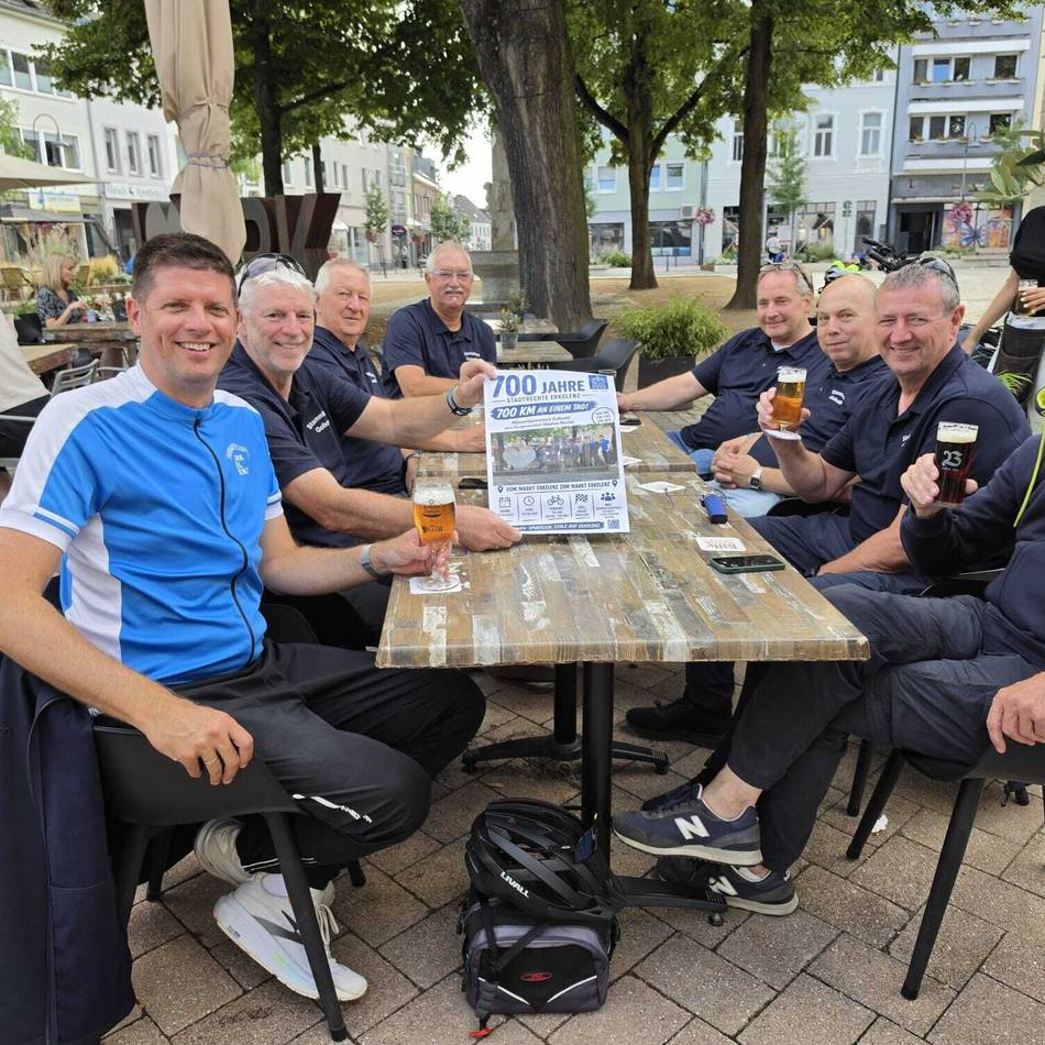 Männerstammtisch Golkrath radelt fürs Stadtjubiläum: 700 Kilometer? Acht Männer sagen: Los geht’s