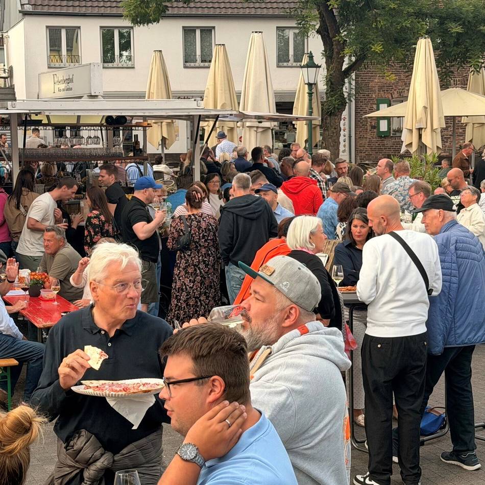 Hier knallen die Korken: Wenn Zons zum Weinort wird