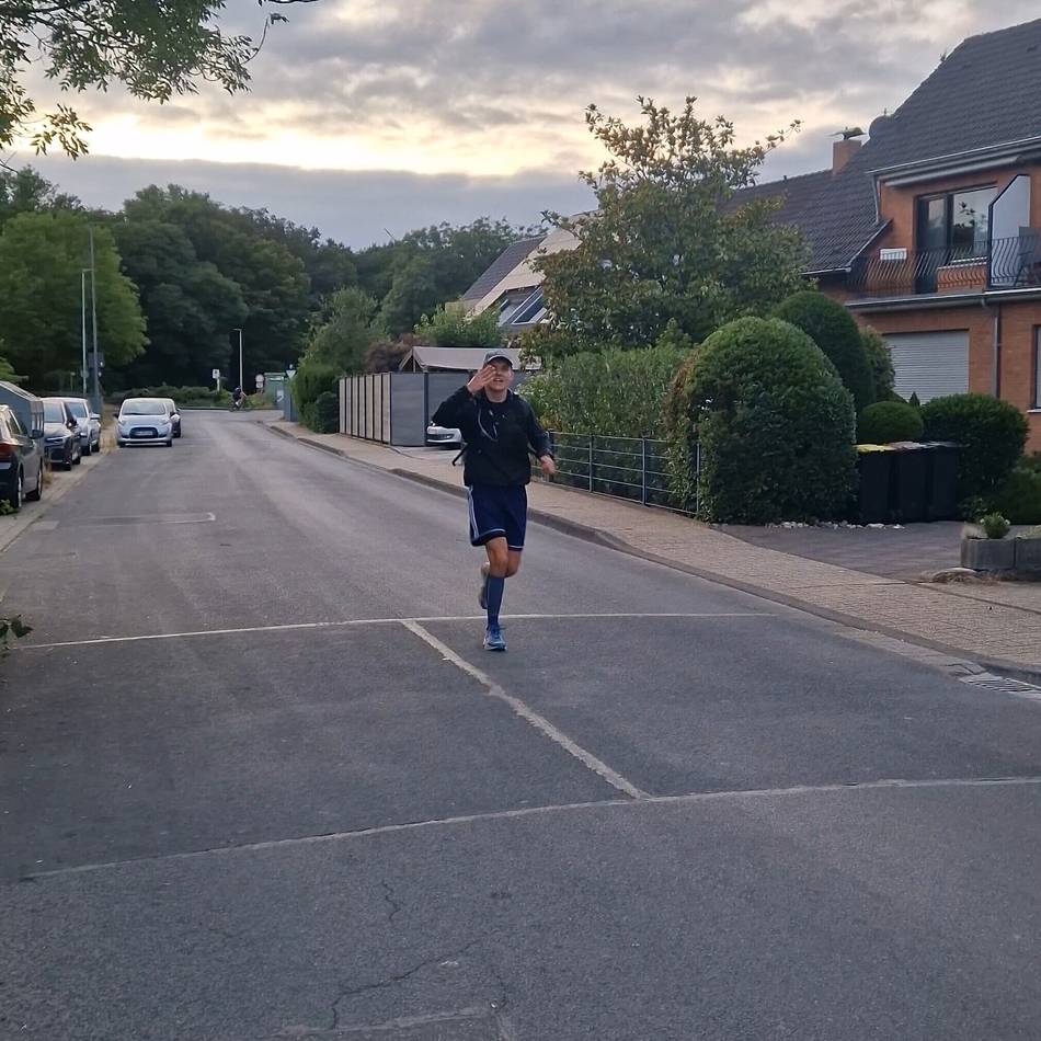 Total verrückte Aktion als Selbsttest: Extremlauf vor der Haustür – Kaarster rennt 100 Kilometer in knapp elf Stunden