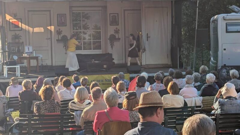 Begeistertes Publikum: ParkbankTheater on Tour in Uedem