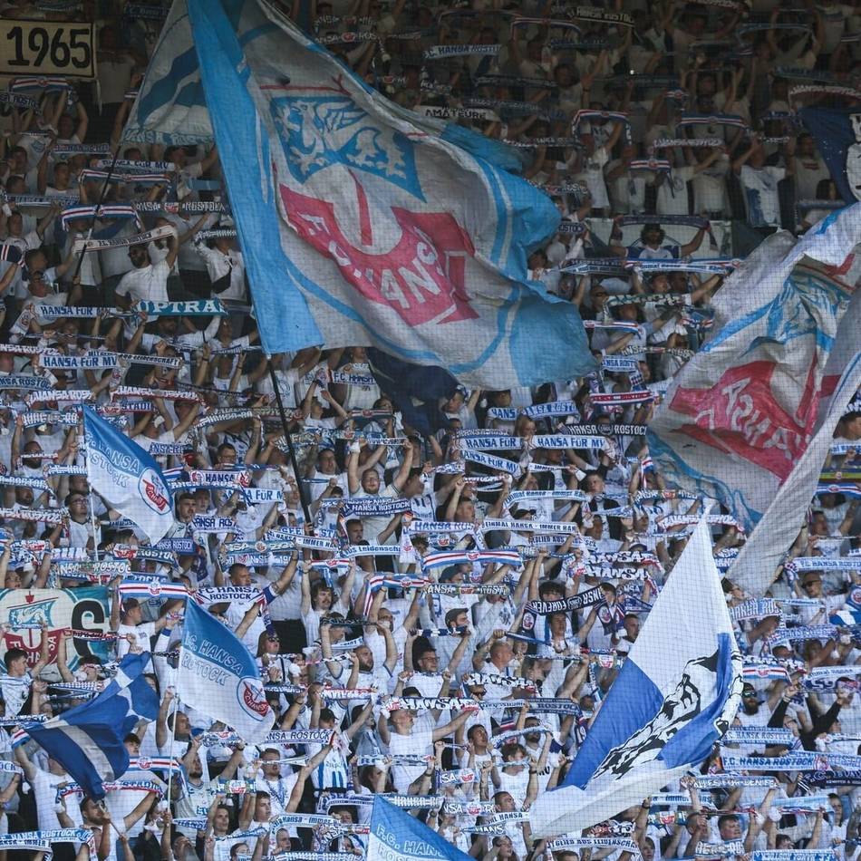 Tragischer Vorfall im Ostseestadion: Fan stirbt nach Test zwischen Hansa und Gladbach
