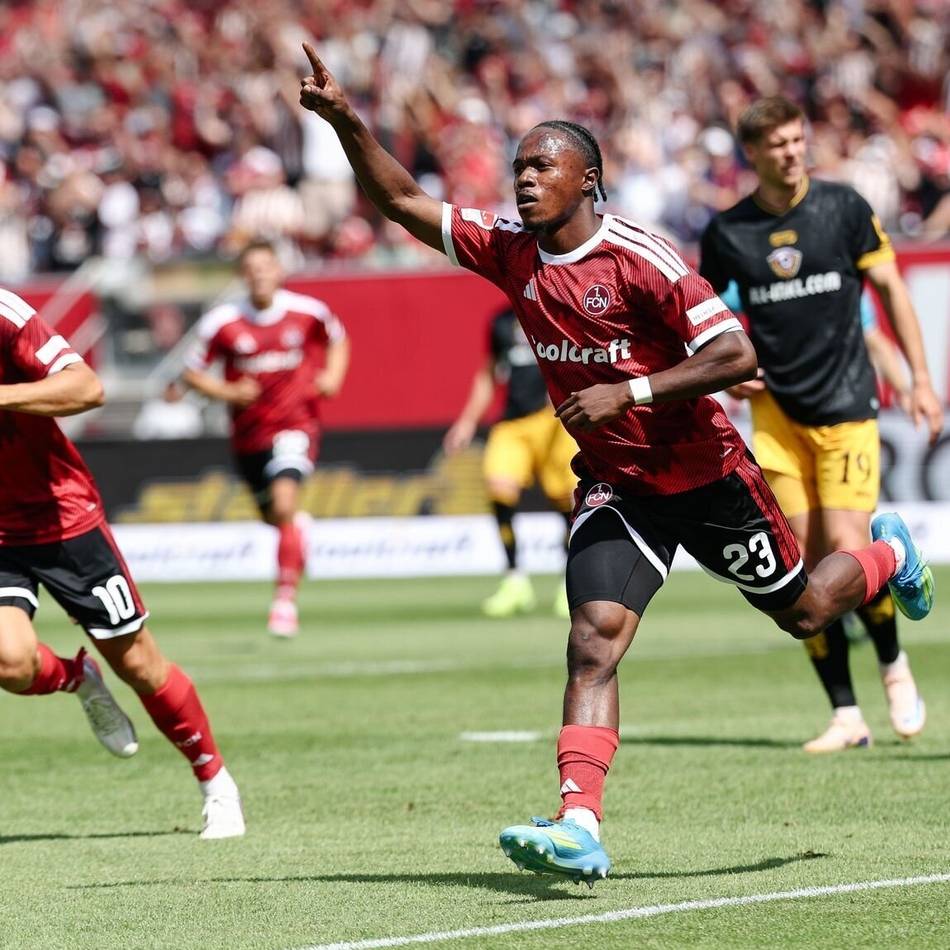 2. Bundesliga kompakt: Zomas Dreierpack hievt Nürnberg auf Platz zwei – St. Pauli verpasst Heimsieg