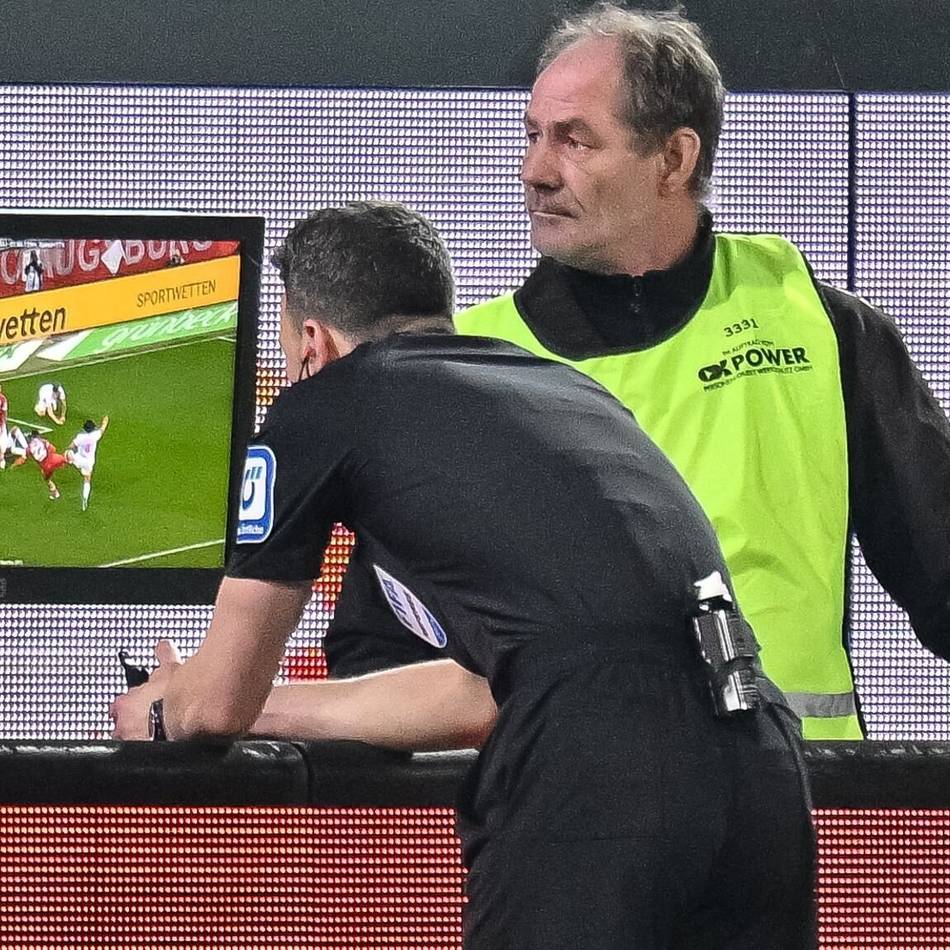 Schneller und einheitlicher: „Keine Playstation-Entscheidungen“ – Uefa denkt bei VAR um