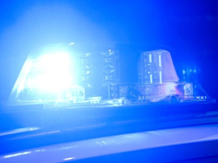Unfallflucht in Moers: Ohne Licht, dunkel gekleidet – Radfahrer löst Unfall aus