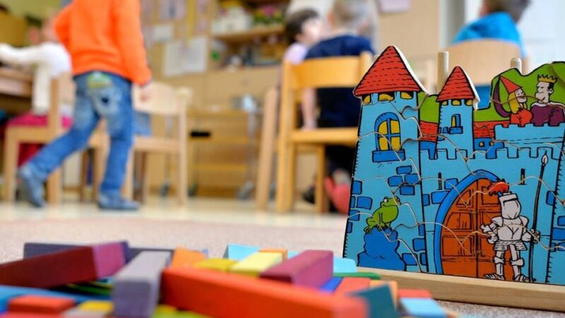 Verfahren vor dem Verwaltungsgericht: Eltern aus Duisburg ziehen wegen Kita-Plätzen vor Gericht
