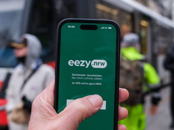 Angebot in Hilden: „Begleitetes Fahren“ – Digitalpaten helfen bei digitalem Rheinbahn-Ticket