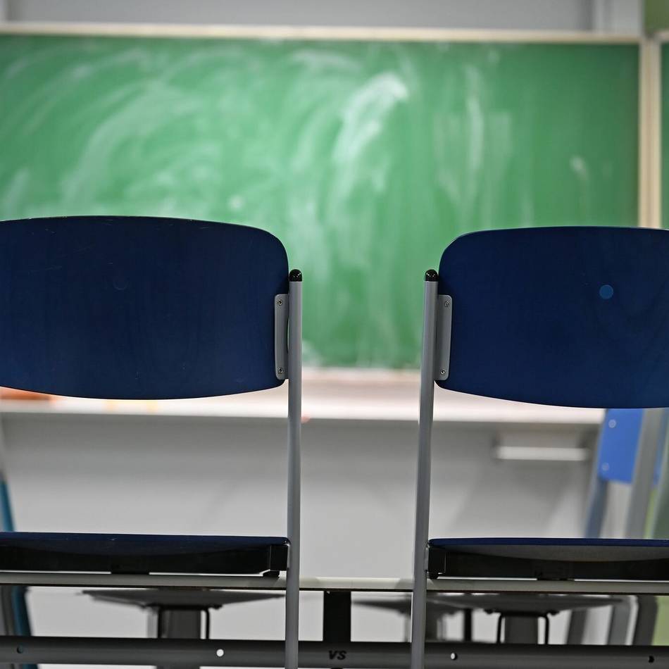Schulstart ohne Leitung: Chefsessel im Lehrerzimmer bleiben leer – auch Neusser Schulen betroffen