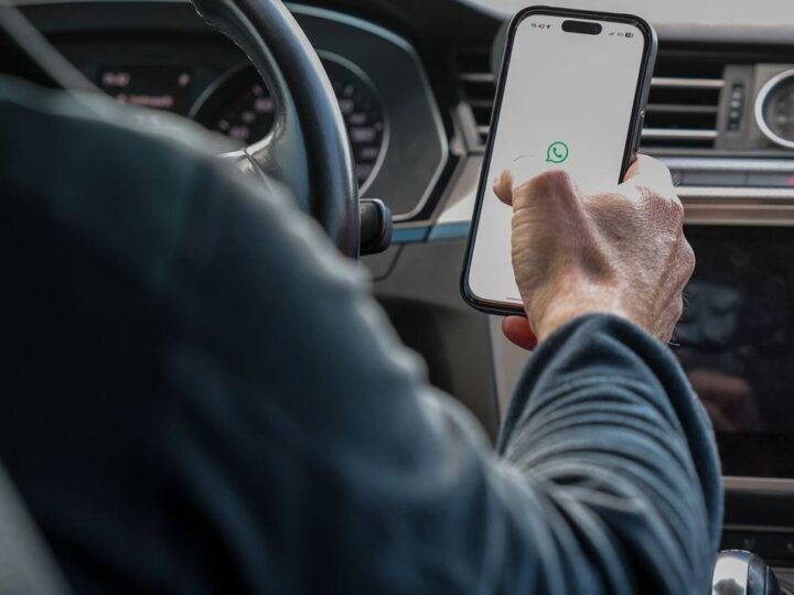 „Handy-Verkehrs-Check“ in Moers: Jeder 15. Autofahrer greift in Moers zum Handy
