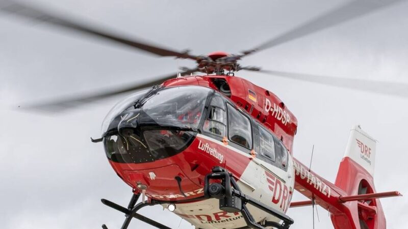 Emmerich: Rettungshubschrauber nach Mofa-Unfall – 15-Jähriger schwer verletzt