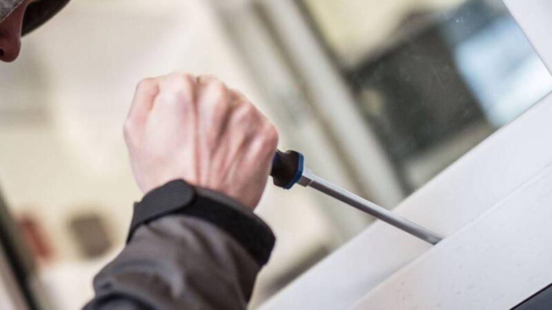 Einbruch in Neuss-Rosellen: Einbrecher rechnen nicht mit Bewohner im Haus