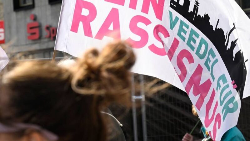Integration im Kreis Mettmann: Neue Fortbildung soll Rassismus im Alltag bekämpfen