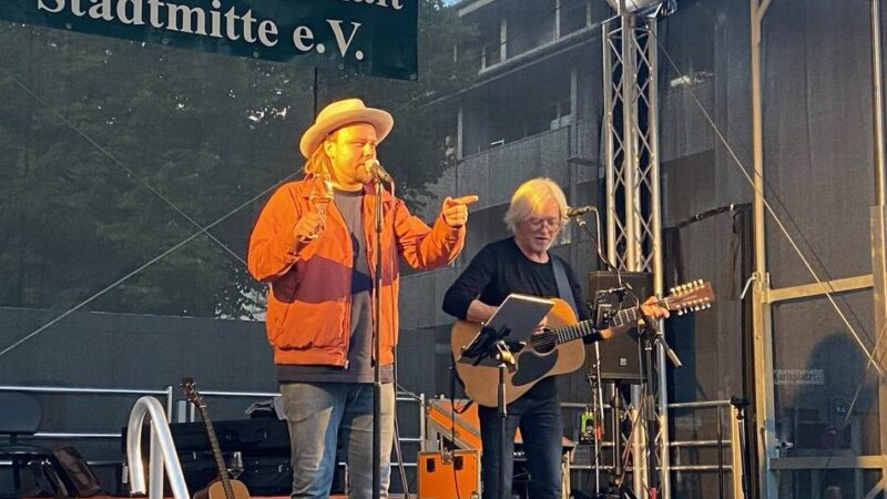 Weinfest am Krefelder Josef-Beuys-Platz: Sonntagsfrühstück und Wein – das plant das Krefelder Weinfest