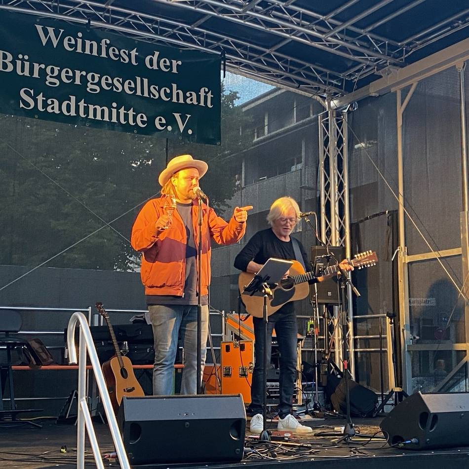 Weinfest am Krefelder Josef-Beuys-Platz: Sonntagsfrühstück und Wein – das plant das Krefelder Weinfest