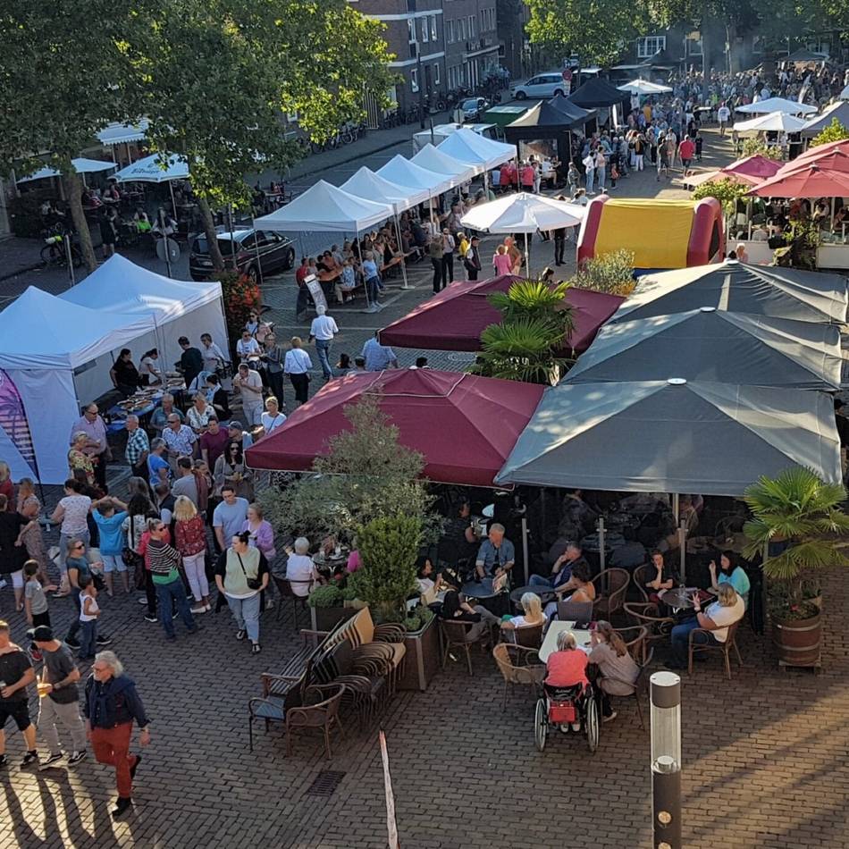 Feierabendmarkt in Rees: Erst Blut spenden, dann genießen