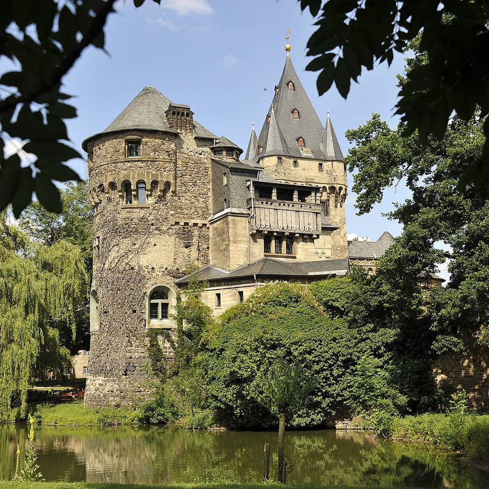 Stadtführungen in Hülchrath: Eine Reise durch die Zeit im historischen Ortskern