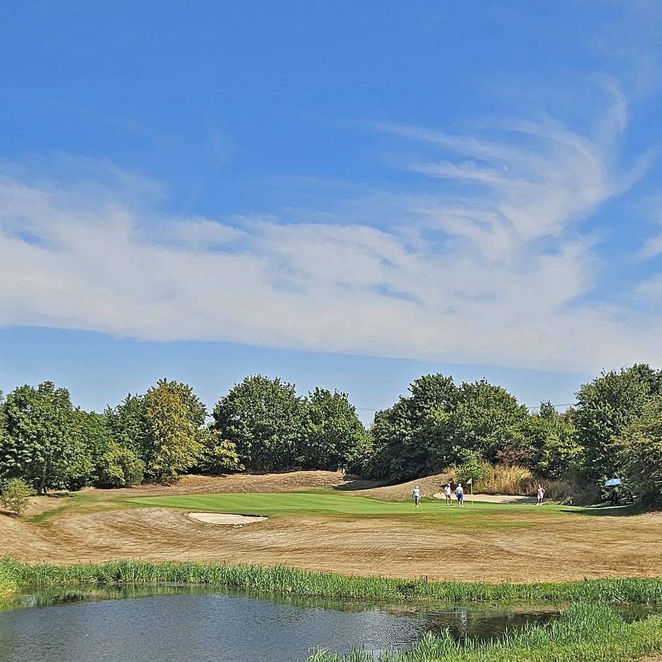 Duvenhof und Renneshof in Willich: Hitze und Trockenheit bringen Golfplätze an ihre Grenzen