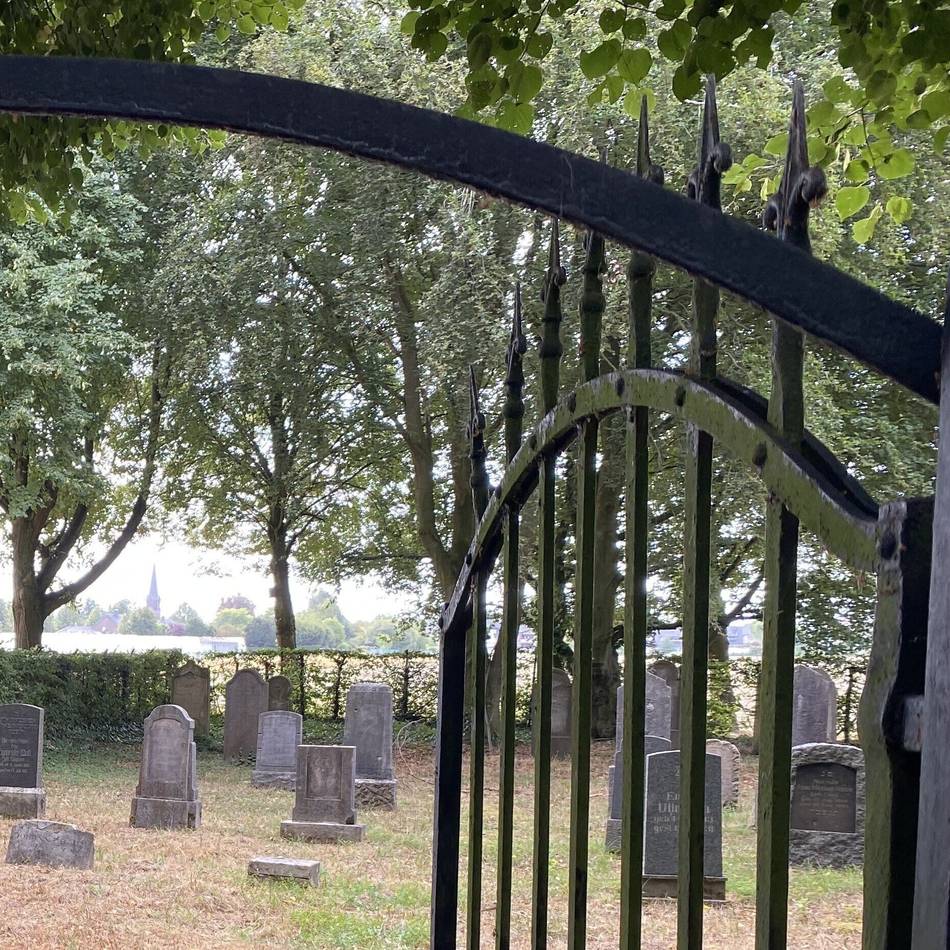 Versteckter jüdischer Friedhof in Korschenbroich: „Dieser Teil der Geschichte wurde immer unter den Teppich gekehrt“