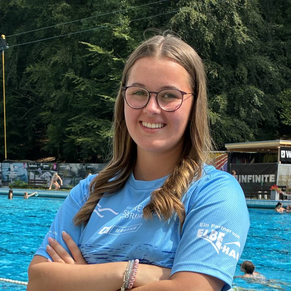 Ferienjob im Freibad Dabringhausen: „Ich mag es, wenn es hier voll wird“
