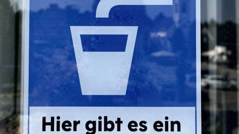 Aktion der Hansestadt Wipperfürth: Wenn’s zu heiß wird, gibt’s kostenfrei ein „Notfallwasser“