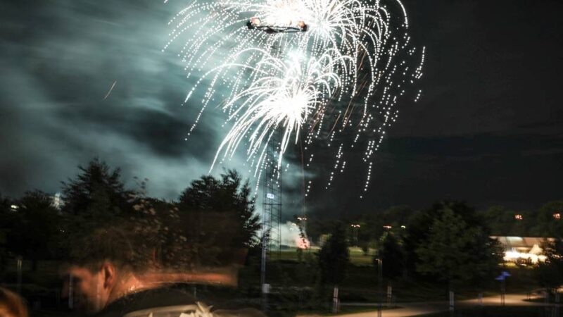So war das Neusser Kirmes-Feuerwerk: Von Goldregen und fliegenden Herzen